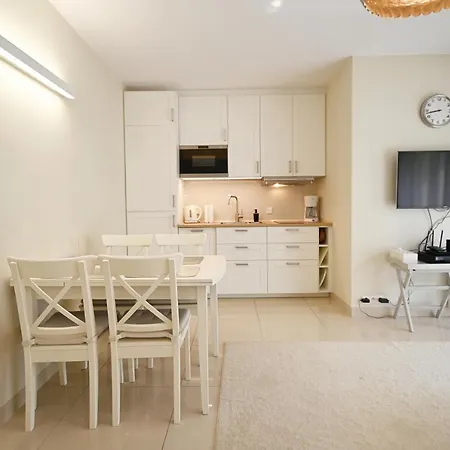 Victus Sunny With Parking By Renters Appartement Sopot