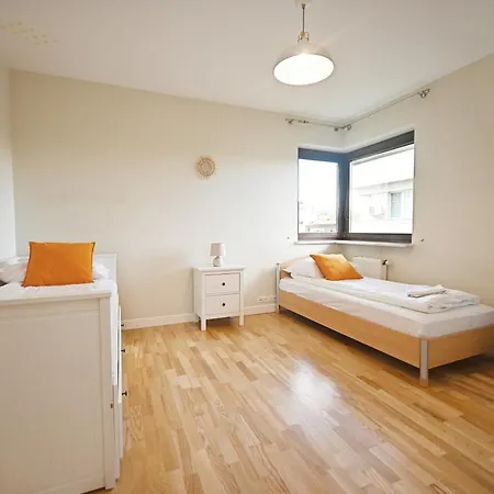 Victus Apartamenty, Cadena ソポト