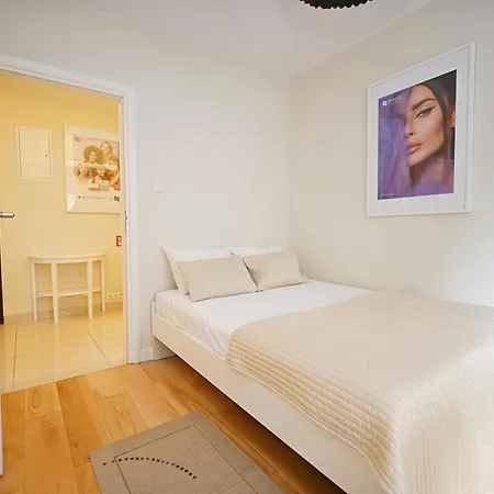 Lägenhet Victus Sunny With Parking By Renters *