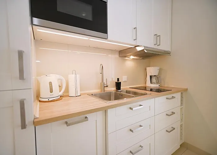 Victus Apartamenty, Cadena