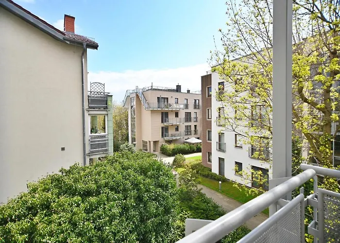 Victus Apartamenty, Cadena