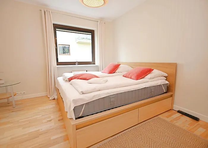 Victus Apartamenty, Cadena Lejlighed